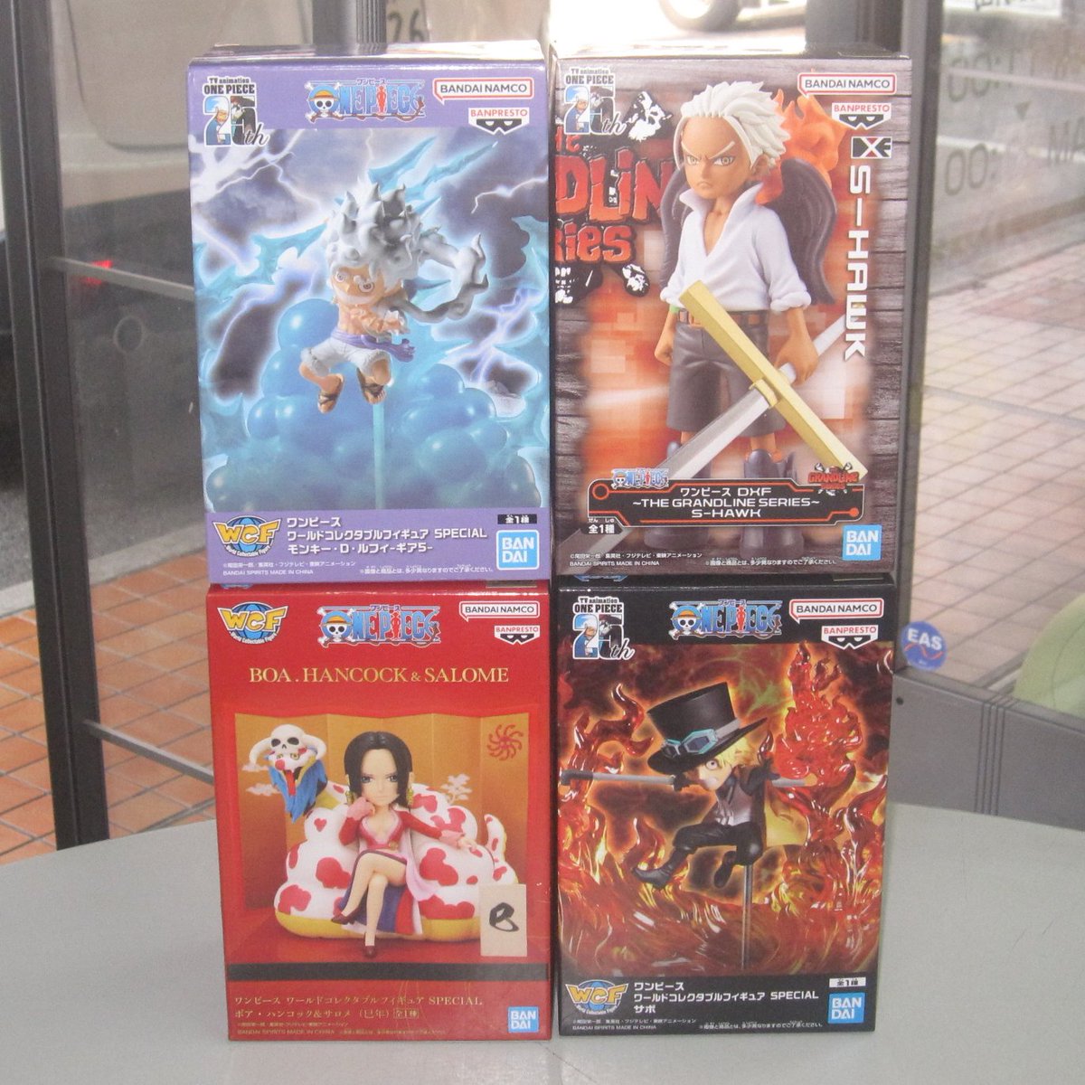 ワンピース の #プライズフィギュア を4点売って頂きました！新しい物