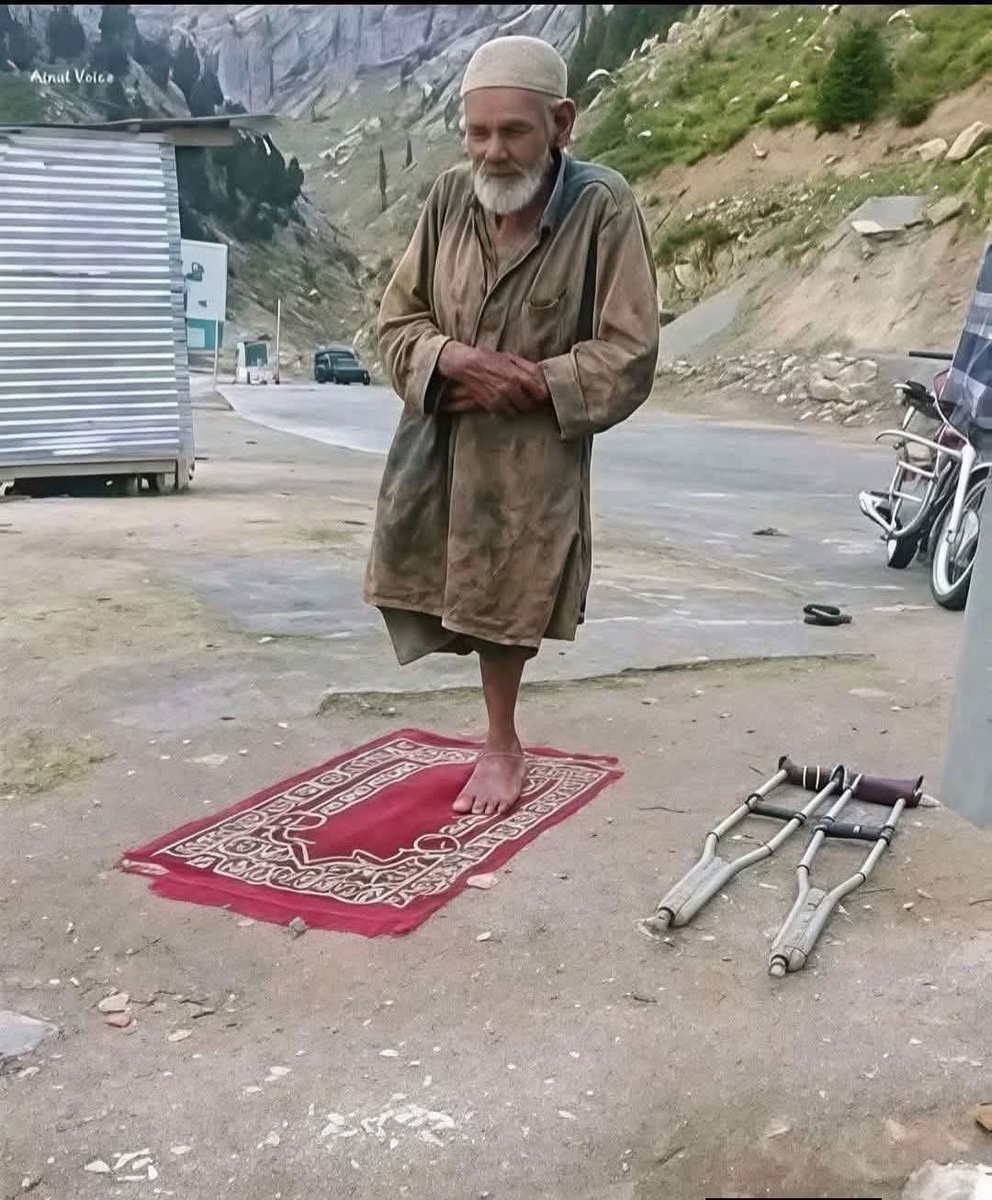 Meenahrix's tweet image. An old man prays with one leg.

What excuse do you have when God gave you two?

Yet you use them only to walk into clubs, dance all night, and still act entitled instead of grateful.

Gratitude is a choice. Use your blessings wisely.