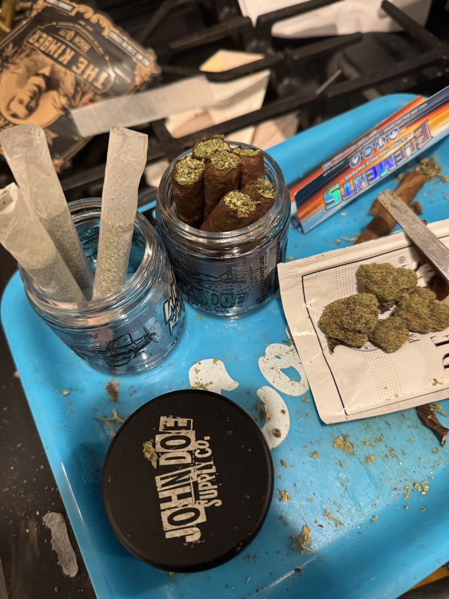FleezyApproved's tweet photo. Already Smoked One Joint & Blunt
All The Blunts Have Hash Inside
Sponsored By The Gangers
@JohnDoeSupplyC0
@thewatsonsupply
#DojaPak https://t.co/eItuZcFn00