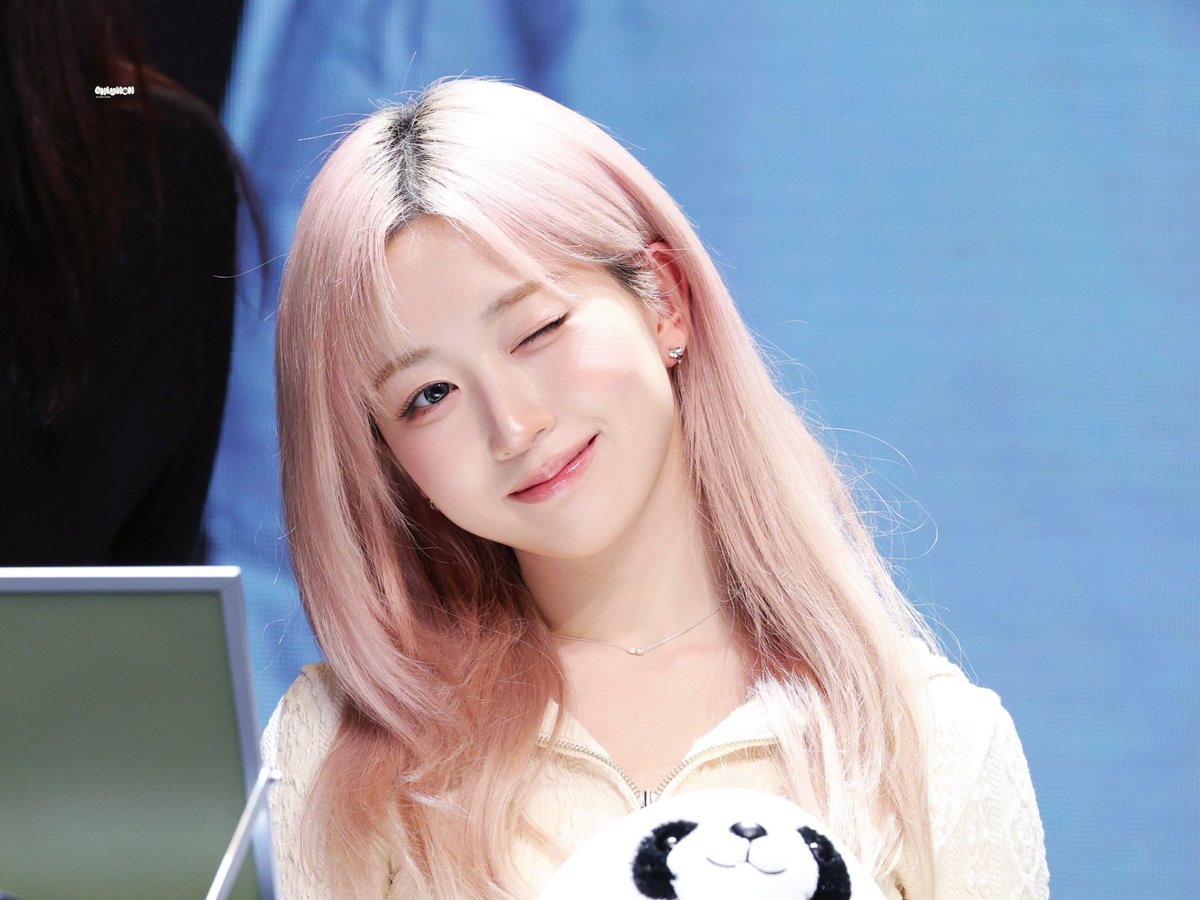 onlywon23's tweet photo. 260131 ms 타이페이 HQ

핑크핑크 귀여미💕

#NMIXX #엔믹스 #해원 #HAEWON https://t.co/WHp5BaTVKd