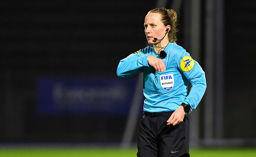 fenottes's tweet photo. L'arbitre de OL #Lyonnes - OM , mercredi, à 15h, en coupe de la LFFP, sera Audrey #Gerbel
#Arbitrage #OLOM #CdLF
(FFF : https://t.co/2GgBzW4MVt) https://t.co/IJj0O1rQS4
