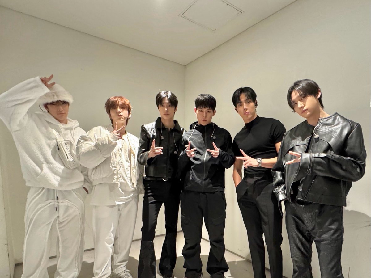 📸
260131 #몬스타엑스 
DRESS CODE Check ✅
 
오늘의 드레스코드는 블랙 or 화이트! 
#몬베베! 드레스코드 준비 됐나요? 
 
#MONSTAX #MONSTA_X
#MONSTAX_THEX_NEXUS