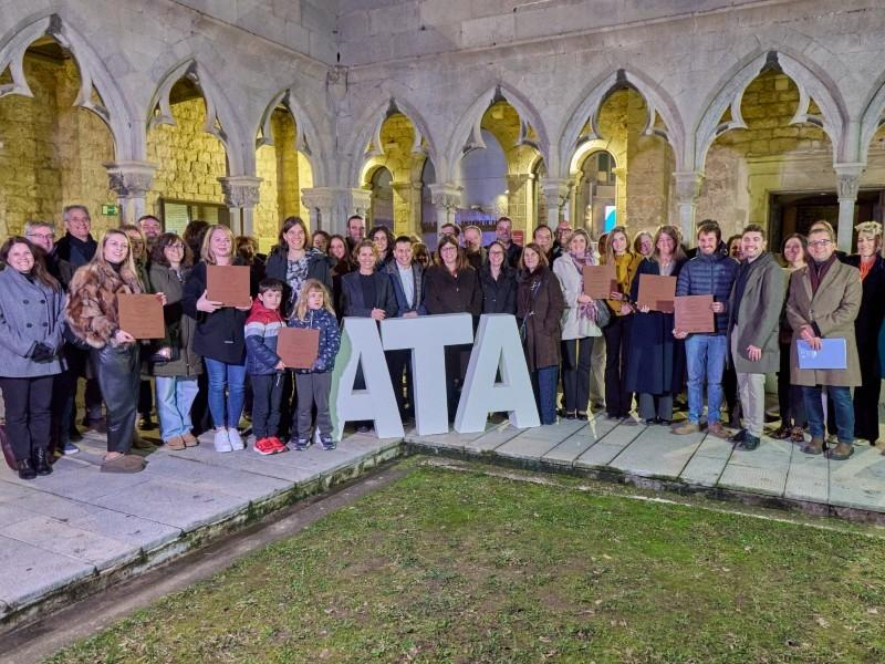 Dotze allotjaments turístics reben els setens Premis Gironins d’Apartaments i Vil·les de Vacances d'<a href="/ATApartmentsgi/">ATApartments Girona</a> per la seva excel·lència: revistabaixemporda.cat/dotze-allotjam…