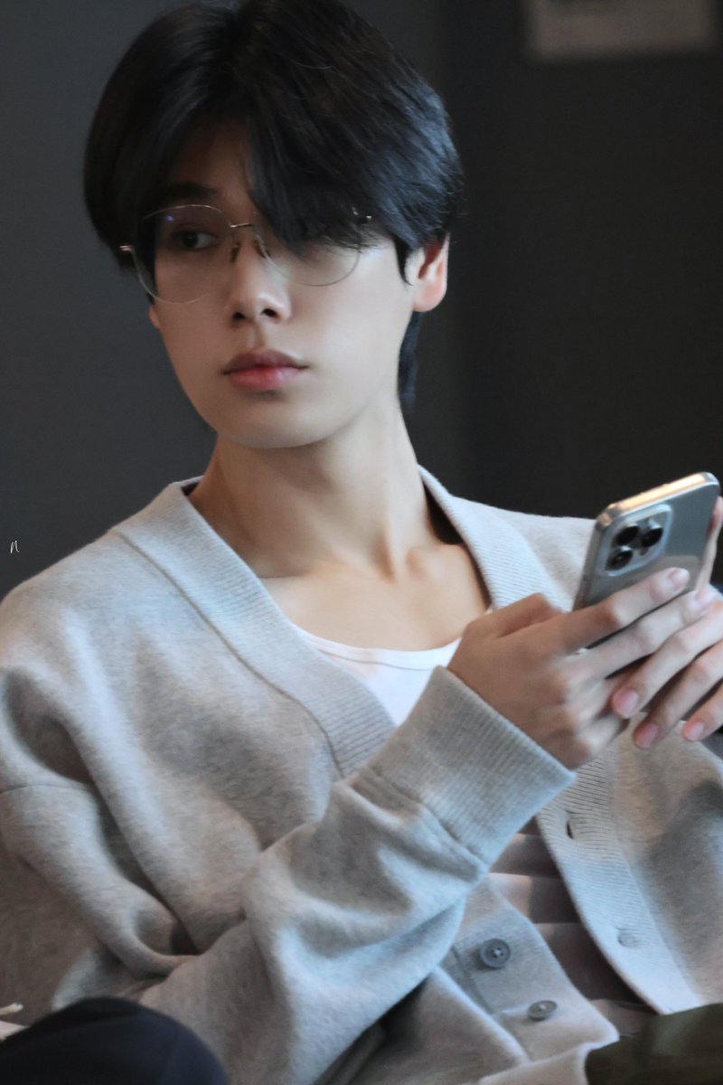 I know this Pond and this Phuwin are dating 

#PondPhuwin #ปอนด์ภูวินทร์