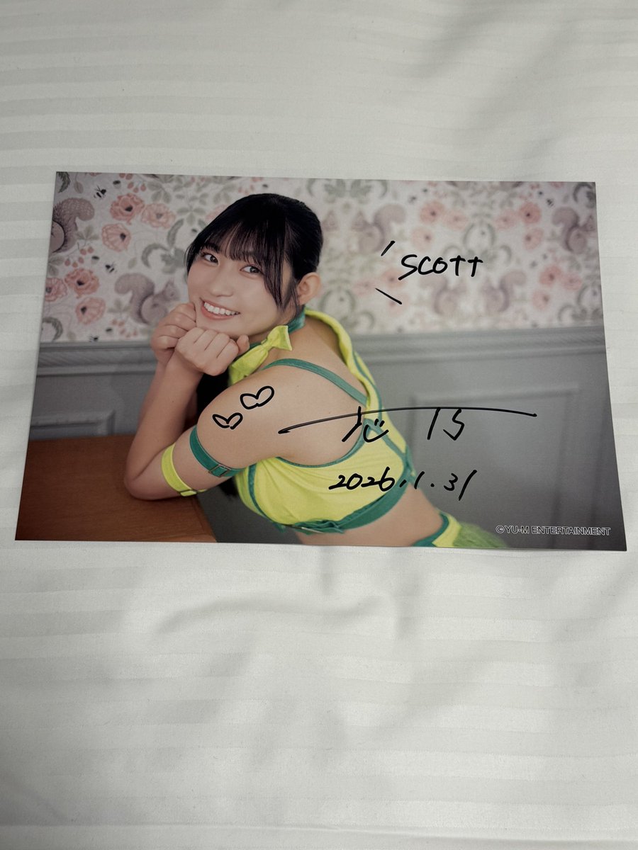 MegaSPS's tweet image. i met @uug_p_shino for the first time since texas! i told shino that i really liked her match today and she started pretending to jump rope again. she said “can you do it?” and i said “no!” she replied “but it’s easy!” but she started laughing while saying it!
#鈴木志乃
#tjpw