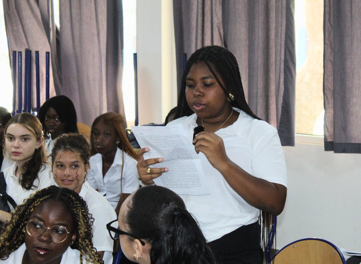 Lycée Français de Lomé tweet media