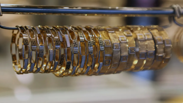 حالة إرباك وتخبط شهدتها تسعيرة الذهب بالأردن السبت 