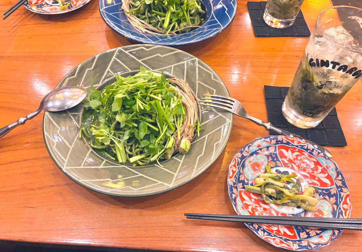 大葉がウリのお店で、大葉のサワーと大葉とセリと白子のジェノベーゼを食べた🍴
さっぱりしてておいしい🤤