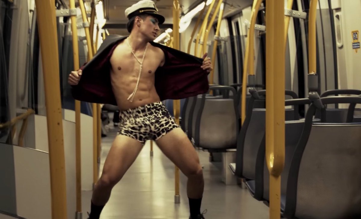 hollanovhigh's tweet image. the makeup and pearl necklace really tie it together for me