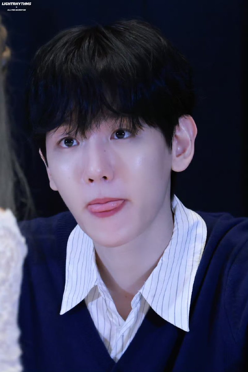 더 이상은 뽀뽀 못 참겟다