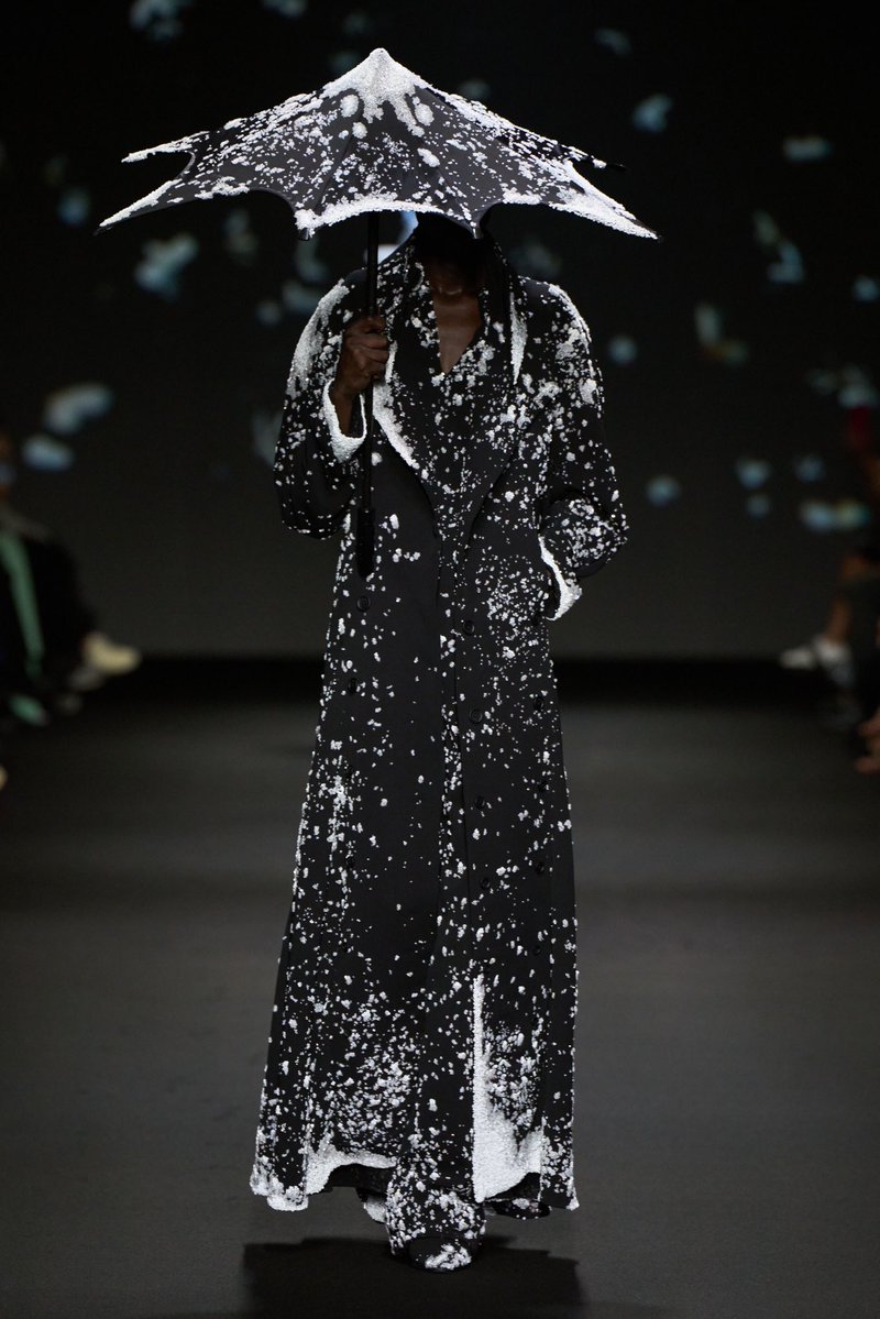 jacquemusx's tweet image. When it comes to Couture for men, Robert Wun is truly in a league of his own.