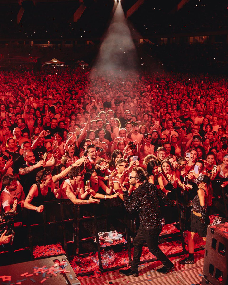 VisitFVG's tweet photo. 🎤 CESARE CREMONINI A GORIZIA - DATA ZERO CREMONINI LIVE26
📆 31 Maggio 2026
📍 Aeroporto Duca d'Aosta

Per la 1ª volta questo spazio storico diventa palco live. Cremonini inaugura qui un tour che sta facendo la storia della musica italiana. 
🎟️ Domani h 10.00 su Eilo | Ticketmaster | TicketOne
ℹ️ https://t.co/h5OQhuVSZ1

#iosonofvg #visitfvg #gorizia #cesarecremonini