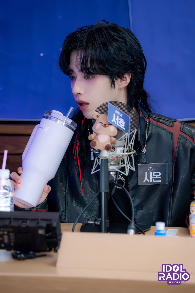 idolradiokorea's tweet photo. @official_ONEUS [#아이돌라디오4 앨범 260128]

EP#193 아돌라랑 원어스랑 다같이 Grenade Grenade Grenade💣 (스페셜 DJ 건희)

(환호 플리즈) 섹시를 담당하고 싶은 섹시 결정체 막내, 천상 아이돌🌙 #시온

@official_ONEUS

#MBC #IDOLRADIO #아이돌라디오 #원어스 #ONEUS #原 #Grenade https://t.co/JKsmxs2QO0