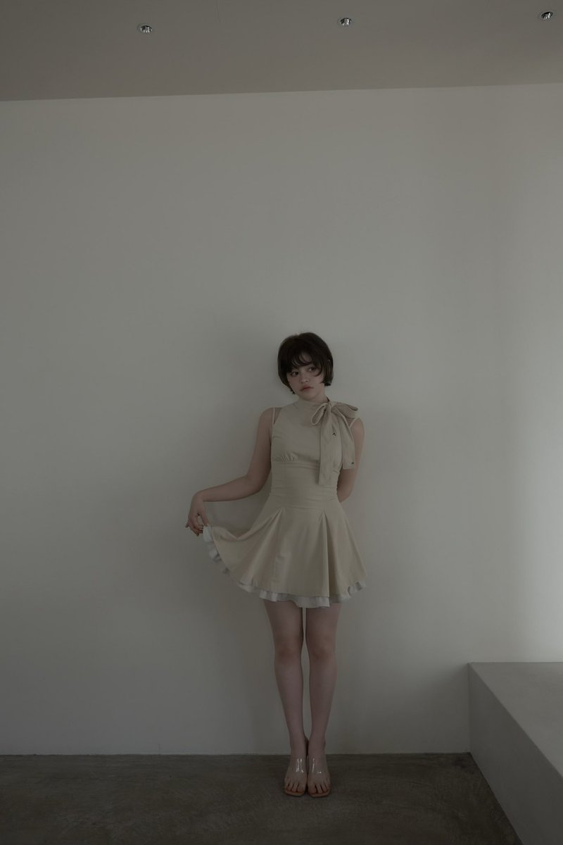 Daisy velour mini dress color beige/black ¥17,600-tax in マットな