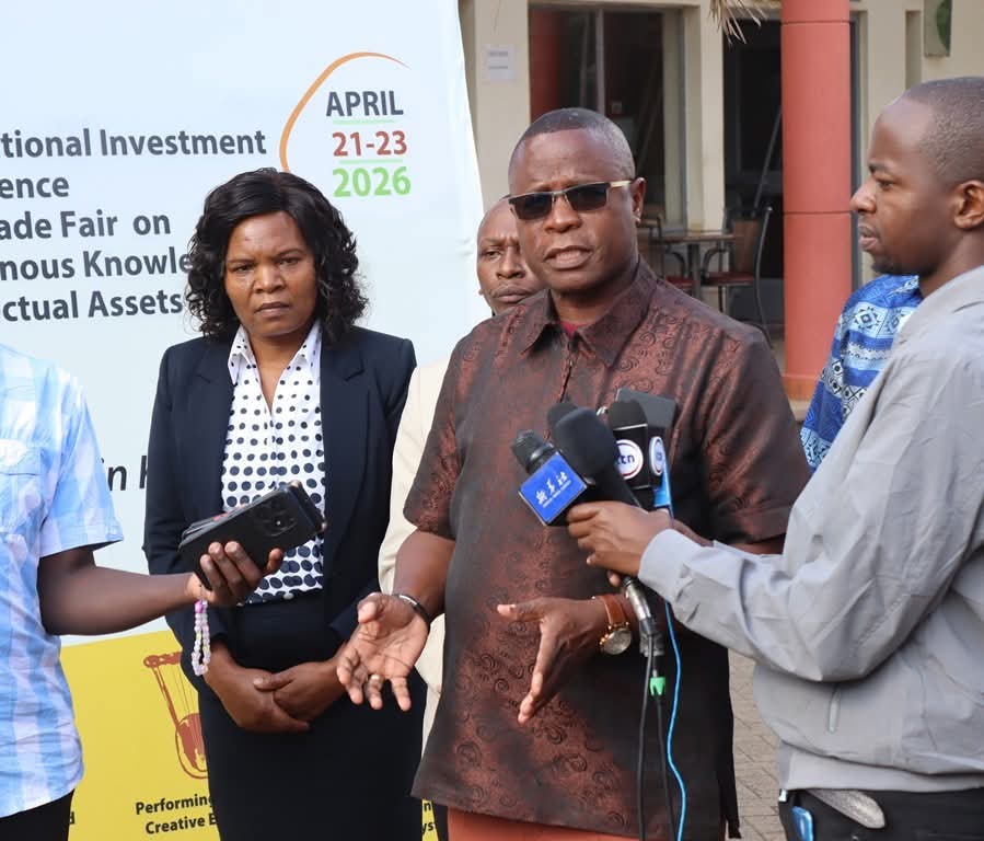 kellymwangani's tweet photo. 4/5
@museumsofkenya Board Chair chair &amp; DG called upon investors, dvp partners, county govt &amp; media houses to support the conference through sponsorships, in-kind contributions and active participation. https://t.co/sY6nmxMqWw