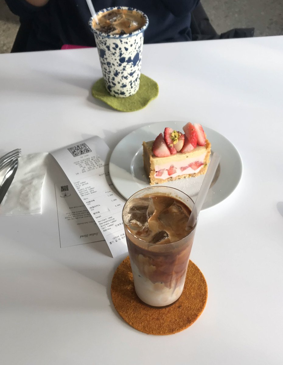 ..라스트위크 ~
피스타치오 티라미수 일시단종돼서울다왓당….