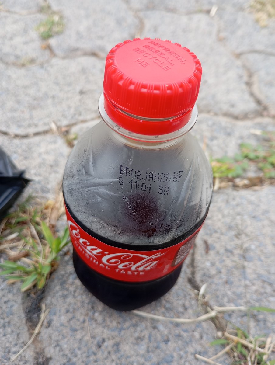 AddiSensi's tweet photo. @PedrosChicken I bought this combo last night , After gulping down the drink it tasted funny that I had to check the expiry. Oh the coke that you served me expired on 02 January 2026. How can I undrink it , spoiled everything 🥲. Why you giving us expired stuff? https://t.co/iHkEyJxX9p