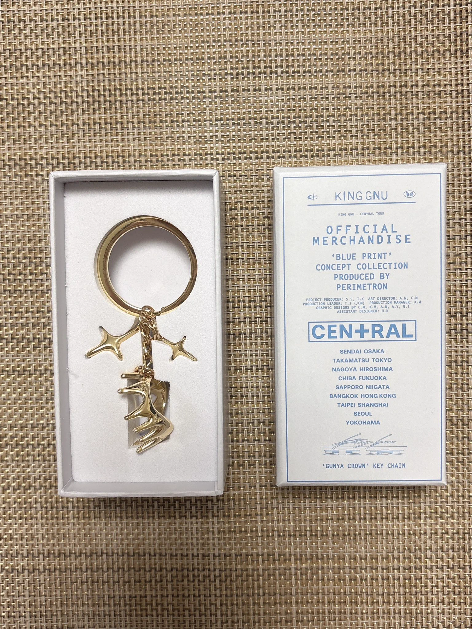 King Gnu「CEN+RAL Tour 2026」公式グッズがファンに到着