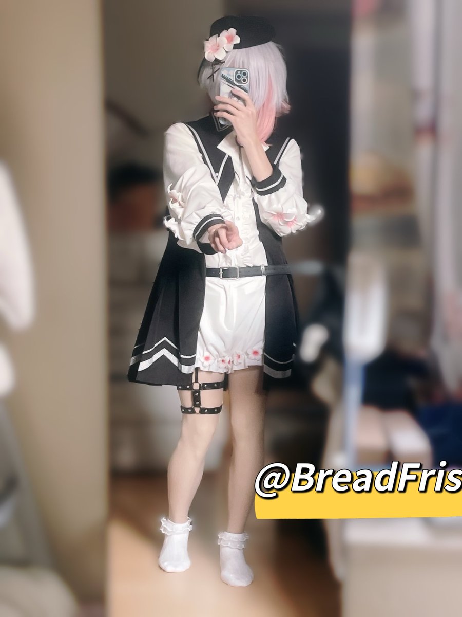 BreadFrisk's tweet photo. 好孩子艾玛
#伪娘 #男娘 #cosplay https://t.co/CzDZV3qSfV