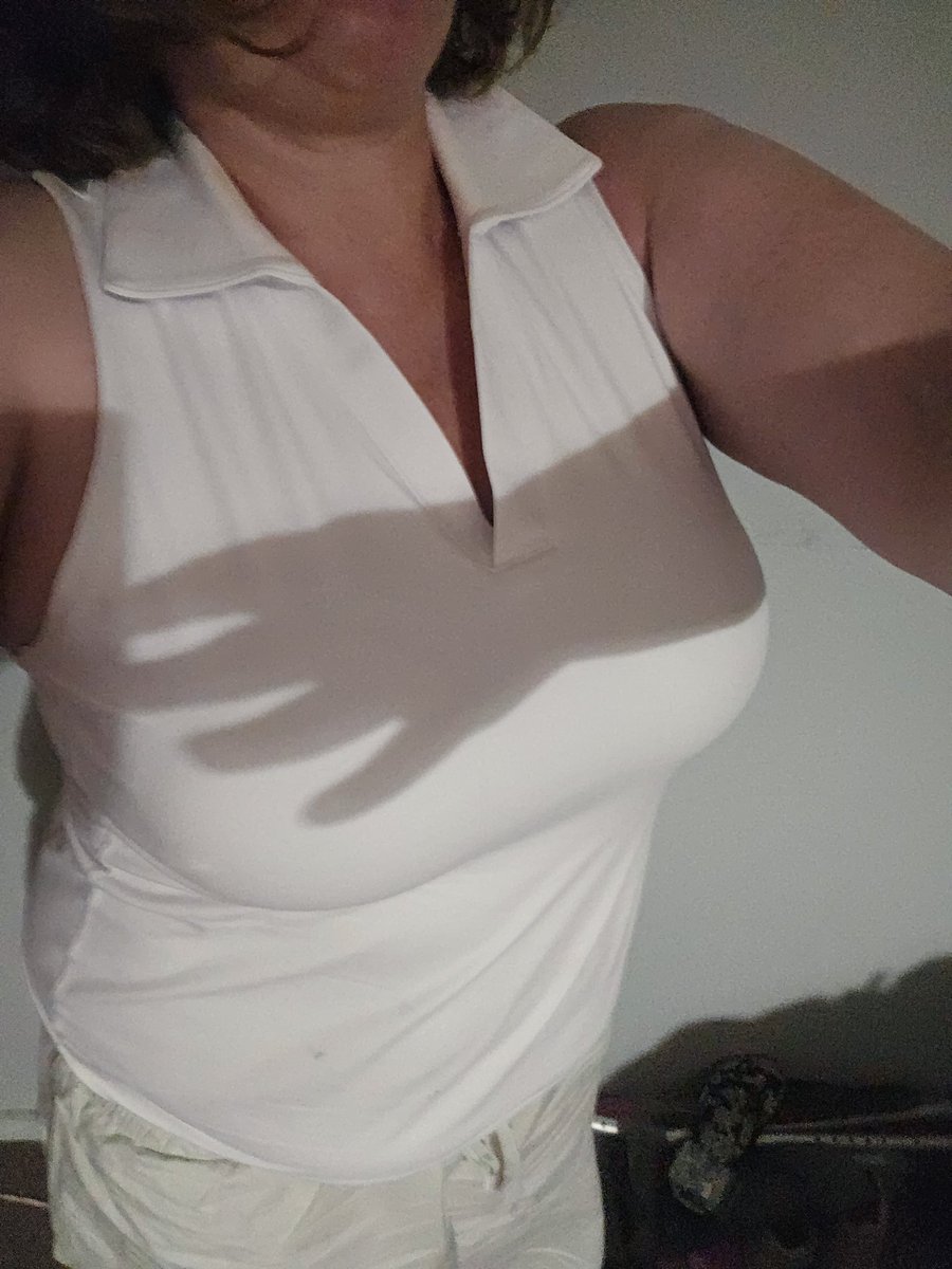 gabygalaxyxx's tweet photo. I'm back after a long break and a major accident and long recovery. I have a few ads up. It will take me a while to get back to advertisinf on all the major platforms. https://t.co/8LFTpW0Hpn