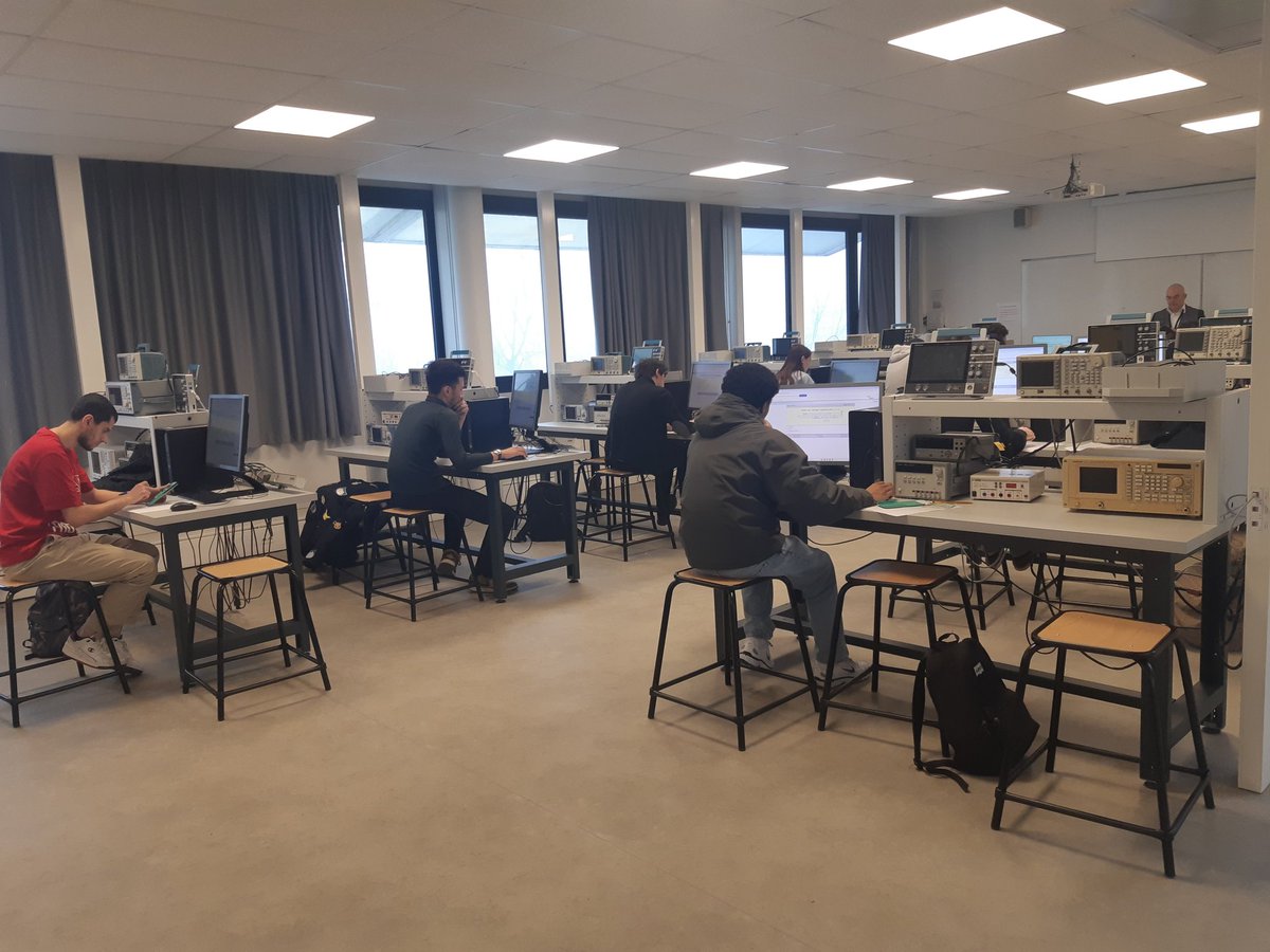 F5KFF_F6KGL tweet media