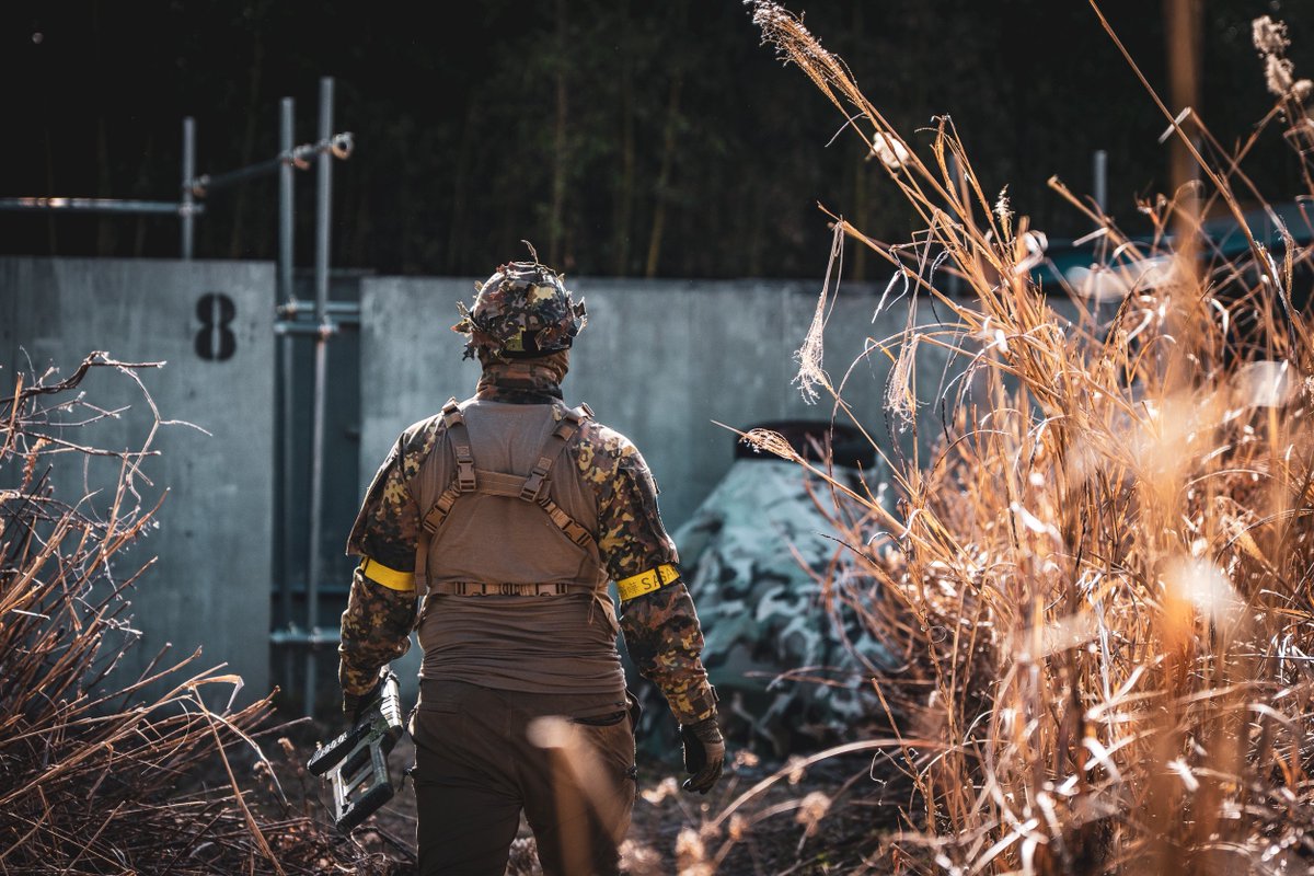 日曜日に遊びに行ったストロンガーさんで撮ってもらった写真GETしました！
色味の調整とかもしてくれてるみたいでかっこいい！

東北のサバゲーフィールドはカメラマンさん多いですね！もう５人くらいは出会ってる気がする！
いつも色々と撮っていただいて思い出に残るし嬉しい限りでございます！