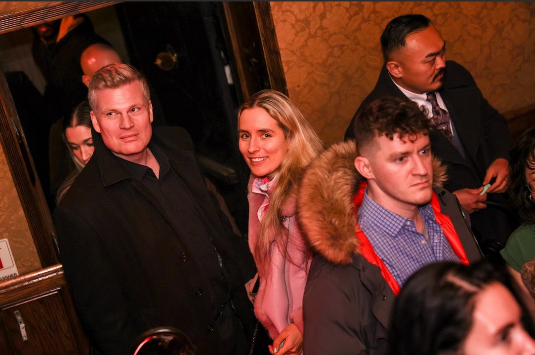 Tak fáze kontaktáž už proběhla. Další v pořadí jsou: Kultivace. Vytěžování. Nábor. Řízení.

<a href="/vojber/">vojtěch berger</a>: Dívka z večírku Filipa Turka. Od příběhu pro bulvár až po bezpečnostní riziko.
hlidacipes.org/divka-z-vecirk…