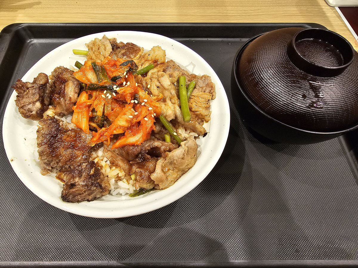 きょおは１月２９日(いーにくのひ)なので松屋に肉食べに来たョ🎵w