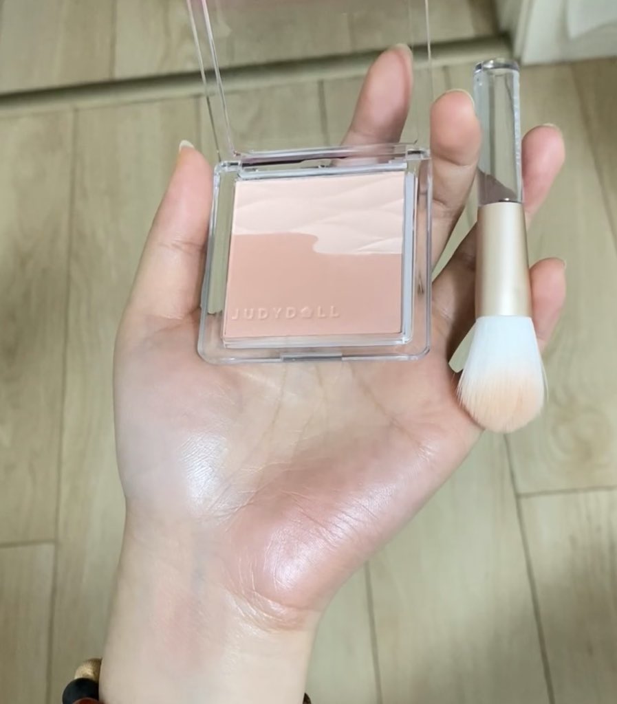 jungjless's tweet photo. GUYS if you’re into fresh &amp; natural makeup looks, PLEASE look at this blush 😭 The color is so fresh and the shimmer is NOT too much https://t.co/Si1pb9qnNn
