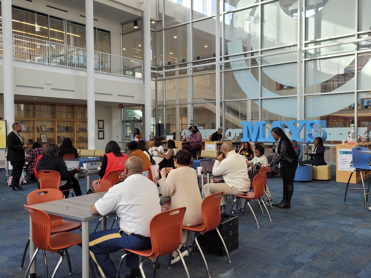 smithclass128's tweet photo. Happening on The Hill: Mays Collaborates Regularly to Ensure All Voices are Reflected while Schoolwide Goals and Upcoming Initiatives are Relayed/Revisited/Reviewed with the Schoolwide Extended Leadership Team! #InnovativeCollaborativePractices #OneVoiceOneSound #AllStudents https://t.co/XqHbtHRnfb