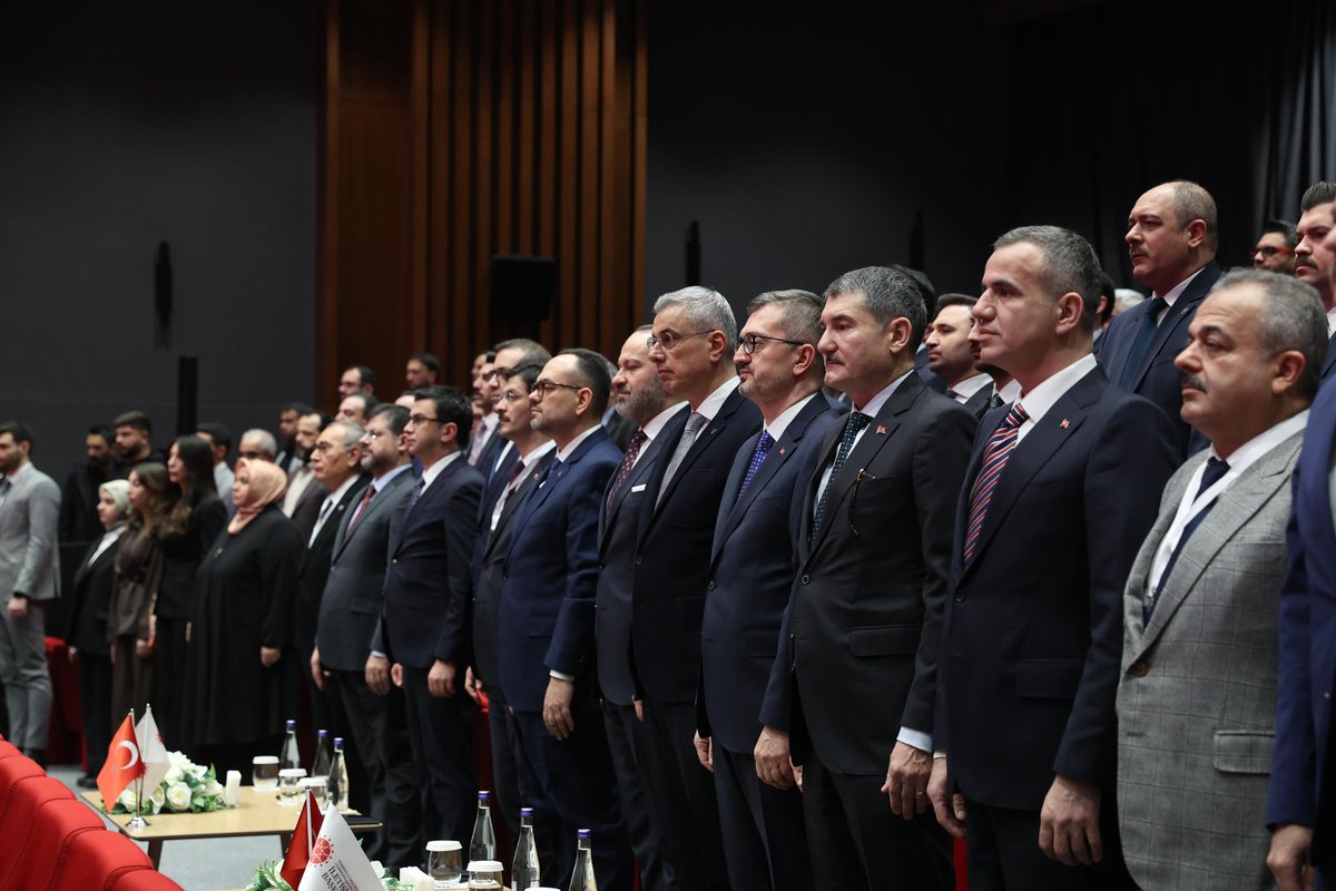 Sağlık Bakanımız Prof. Dr. Kemal Memişoğlu, Cumhurbaşkanlığı İletişim Başkanlığı’nda düzenlenen “Uyuşturucuyla Mücadelede Kararlı Devlet, Güvenli Türkiye Paneli”ne katıldı.

📍Ankara