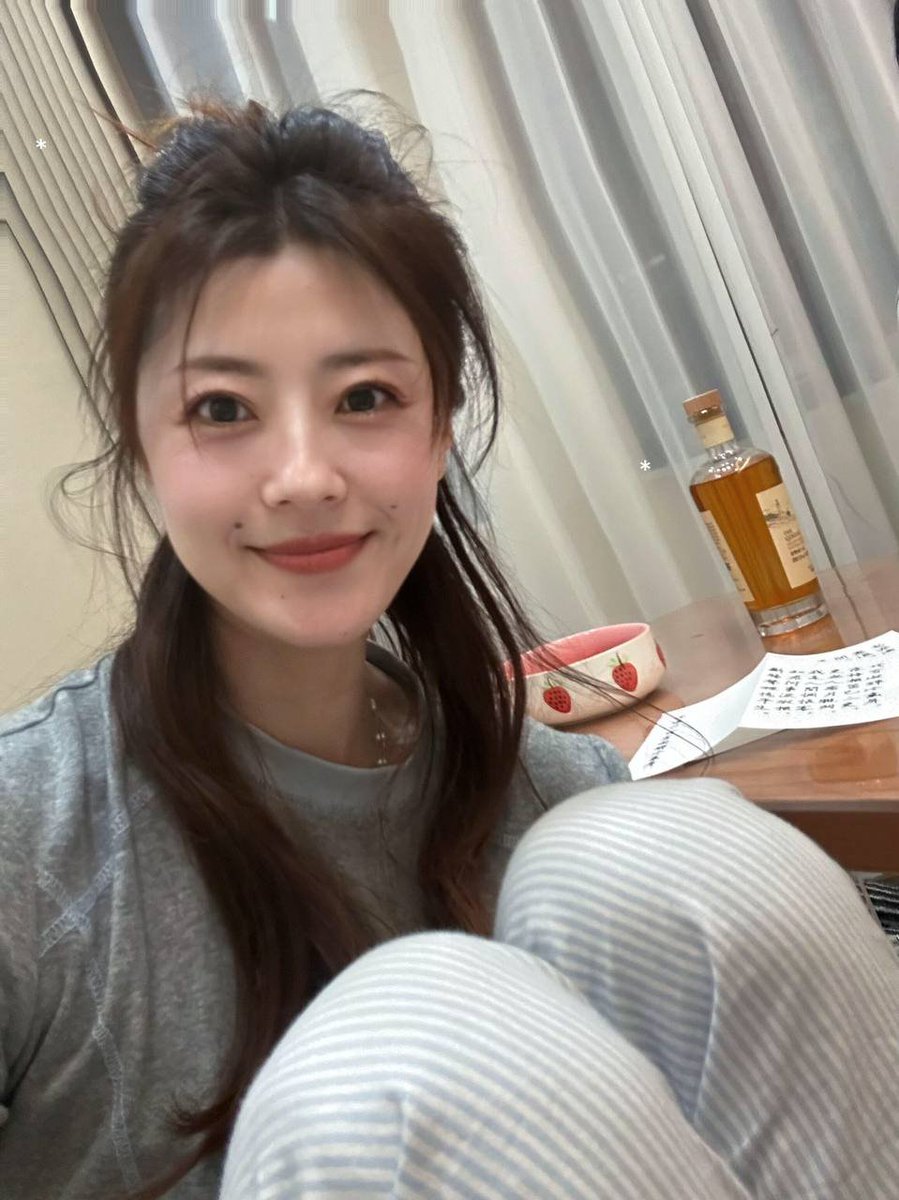 晚上好无聊...想来点心跳的，每个私信我的都是会记着，这样才会显得没那么的孤零零。 https://t.co/Iv9DXeZWee