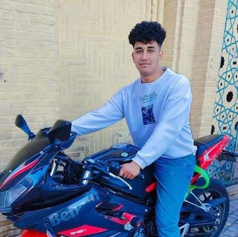 قربونت برم کاکا 
من چجوری باید بپذیرم که تو ۱۶ روزه نیستی 
چجوری باور کنم از دستت دادیم 
تو خیلی جوون بودی عزیزم.