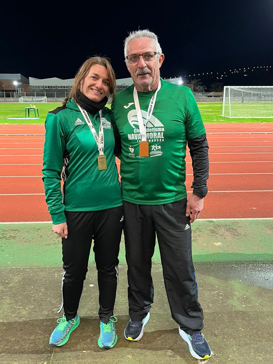 El pasado sábado se celebró en Cáceres el Cto.Extremadura Máster con Oro en 60m.l. de Liriam Gómez y Bronce en Peso de Tomás Gómez. Padre e hija compartiendo ejercicio físico saludable. El Atletismo en familia siempre es más divertido. Enhorabuena a los atletas de <a href="/RaulRS88/">Raúl Romero Segador</a>