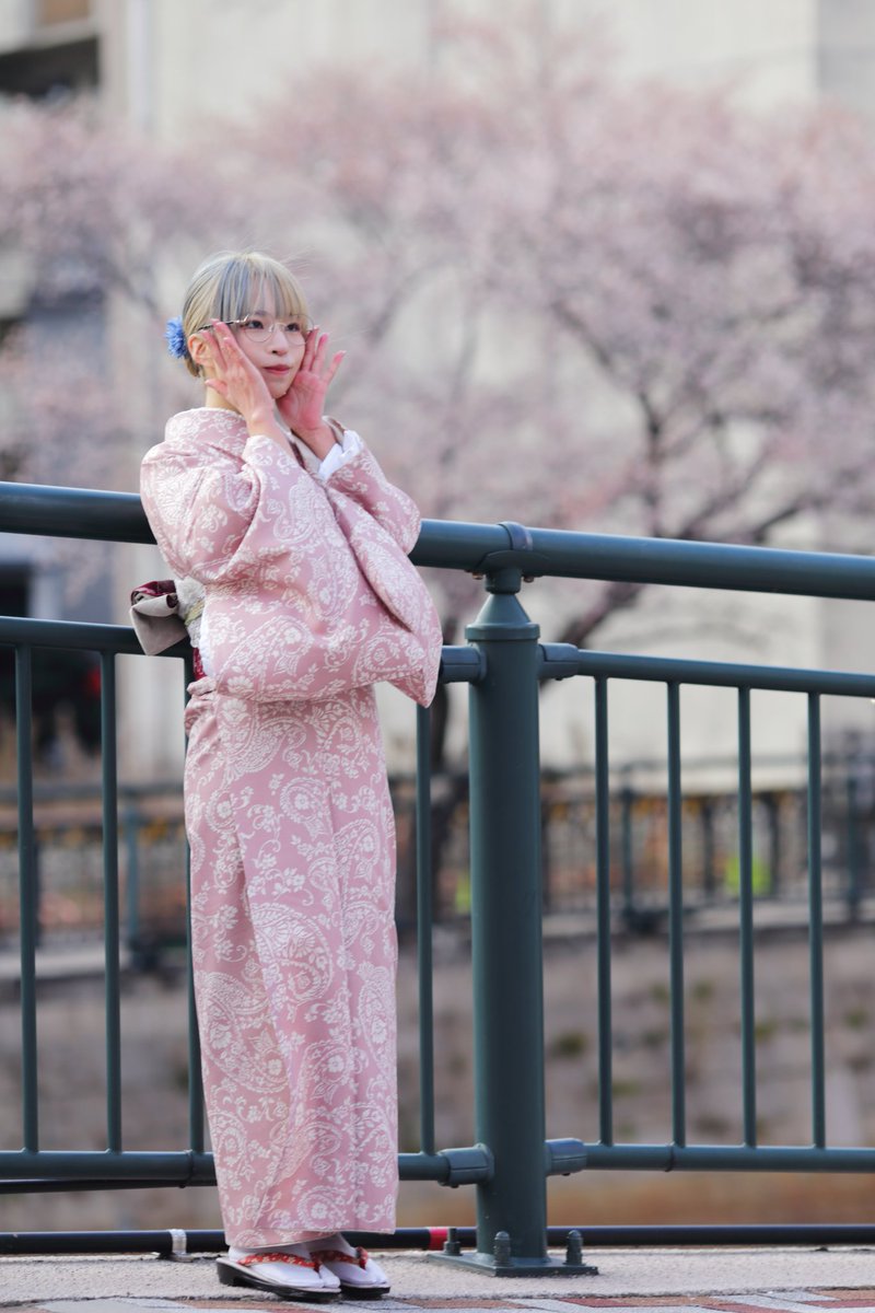 撮影用にメガネをいただいたのですが、
どうでしょうか⚯ ͛
冬にお着物着たことがなかったのでとっても素敵な撮影になりました❄