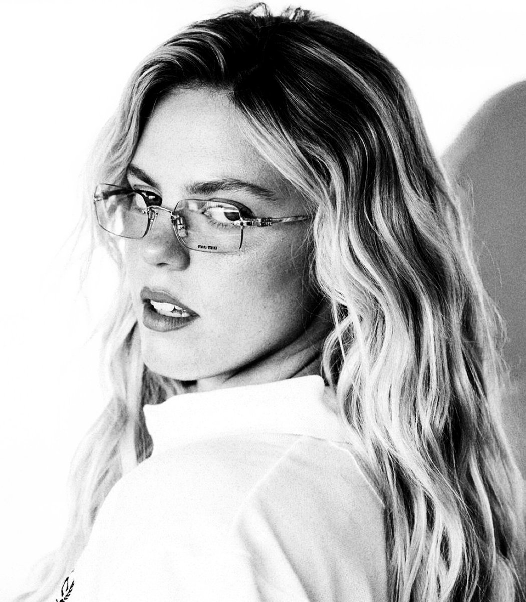 ★ ― noa (@pretyreneex) on Twitter photo 