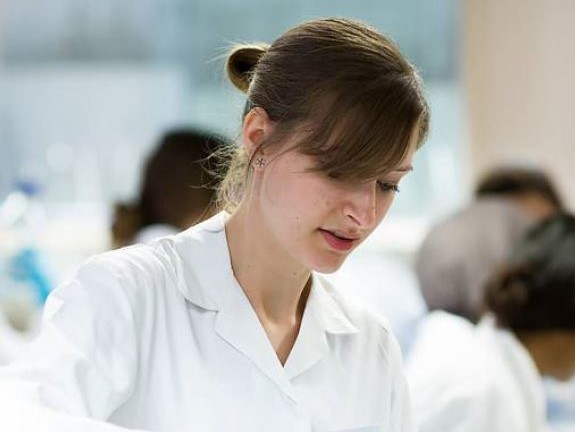 UCL & Moorfields Education tweet media