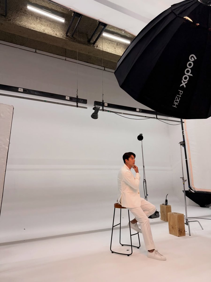 알았다고요 현빈님이 걍 다 하세요 얼굴피지컬연기 다 되니까 하고 싶은 거 다 하세요 로맨스,코미디,장르물,액션,다큐 님이 하고 싶은 거 다 해