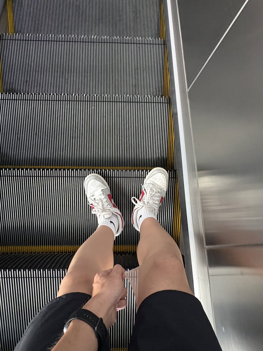 冷调日落 tweet media