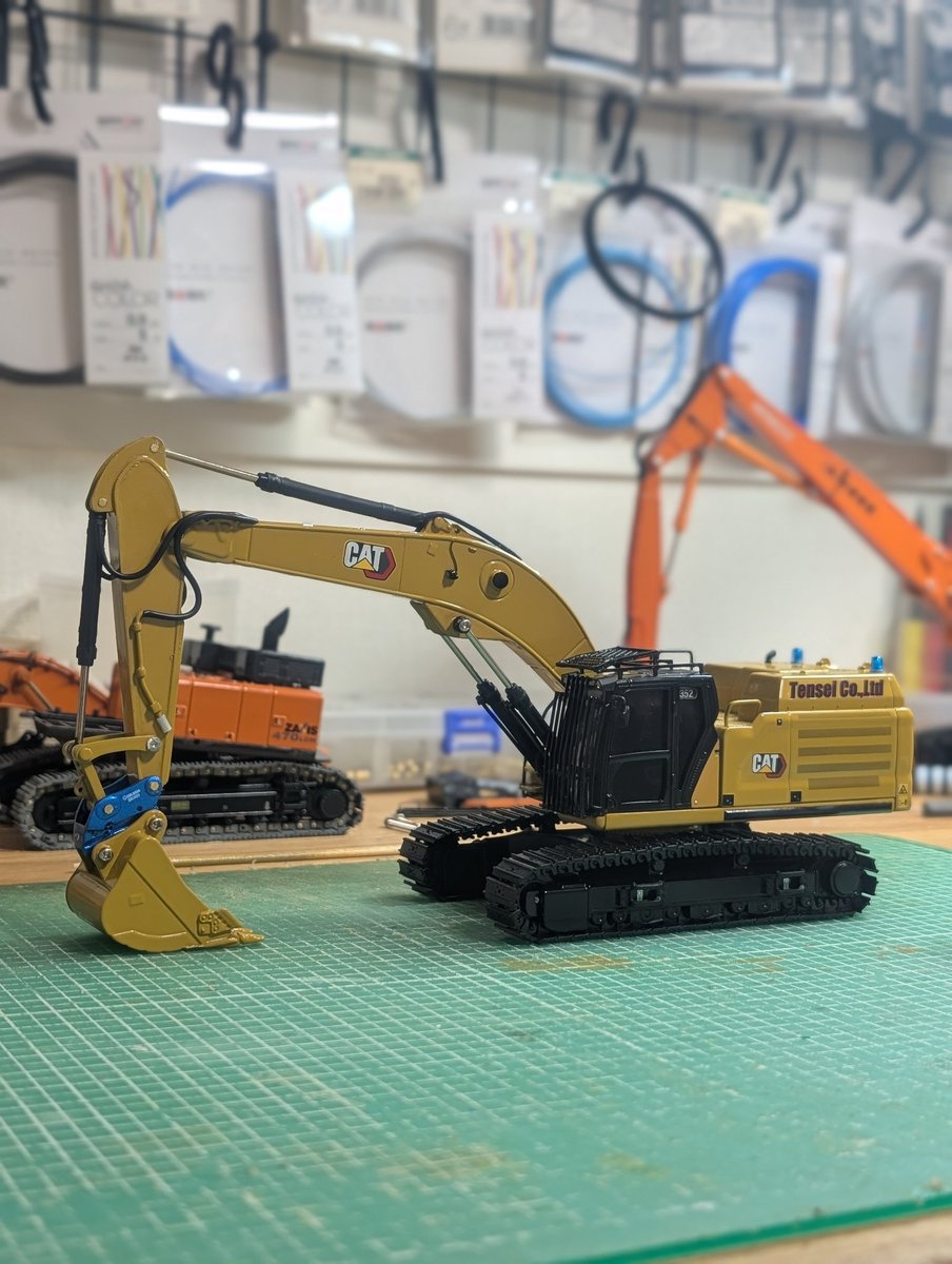 ほぼ完成かな。あとはピンの色塗ったり 細々した補修。 Caterpillar