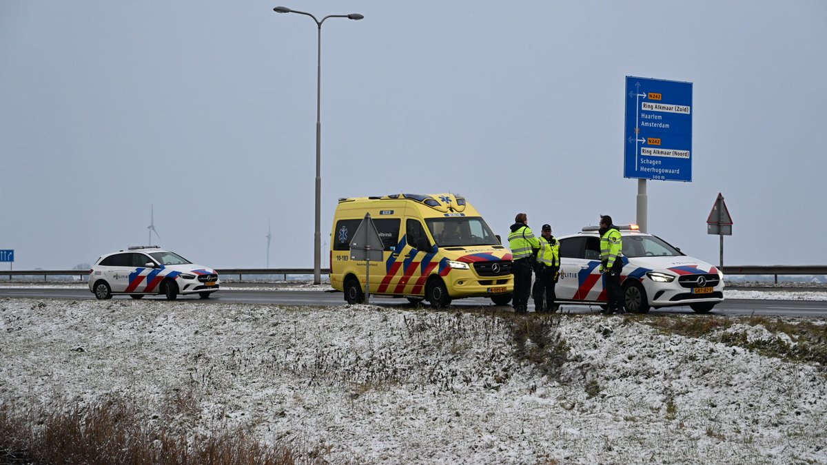 Auto over de kop en in de sloot