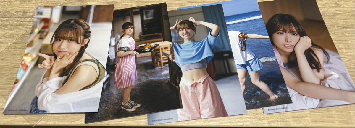 三宅美羽さんのサイン入りポスターとブロマイドが届きました