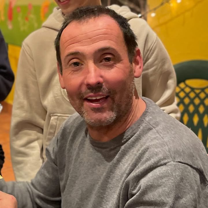 PostureigLleida's tweet image. 🔴 DESAPAREGUT🔴
Ramon Carulla, de Vilanova de Bellpuig, va desaparèixer ahir dia 28 de gener a les 7 del matí. 46 anys, 1'70cm, duia pantalons negres i jersei negre. Porta un cotxe Honda gris. La seua família demana difusió, qualsevol informació al 112. COMPARTIU!