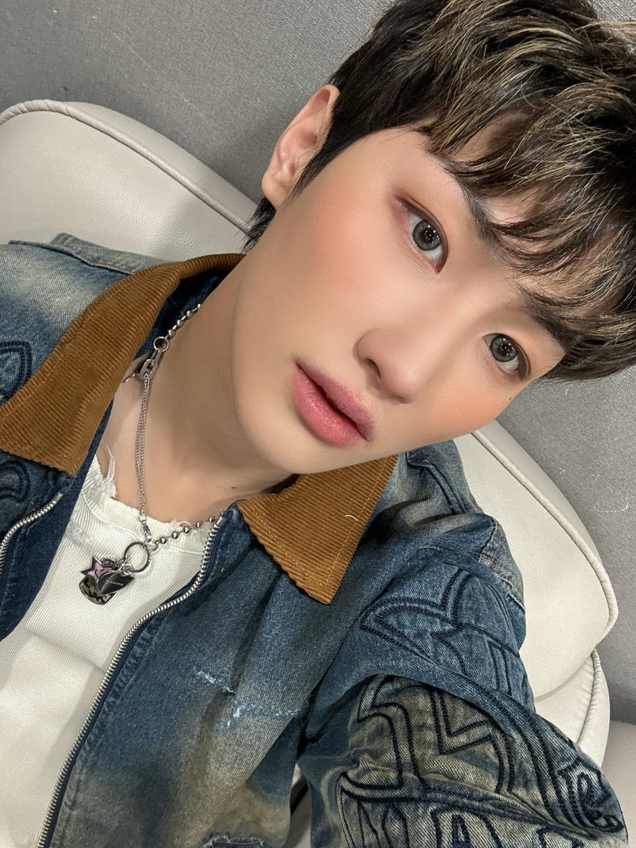 TNX_twt's tweet photo. 전화.. 줄거지 ? ❤️

#TNX 
#최태훈 #TAEHUN https://t.co/jyqCcfBwfO