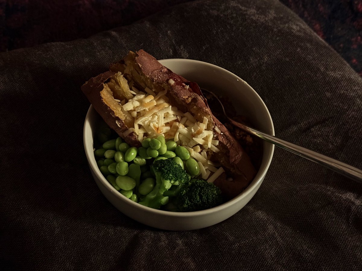 halfreturner's tweet image. I’m having crazy mood swings pls regulate me sweet potato