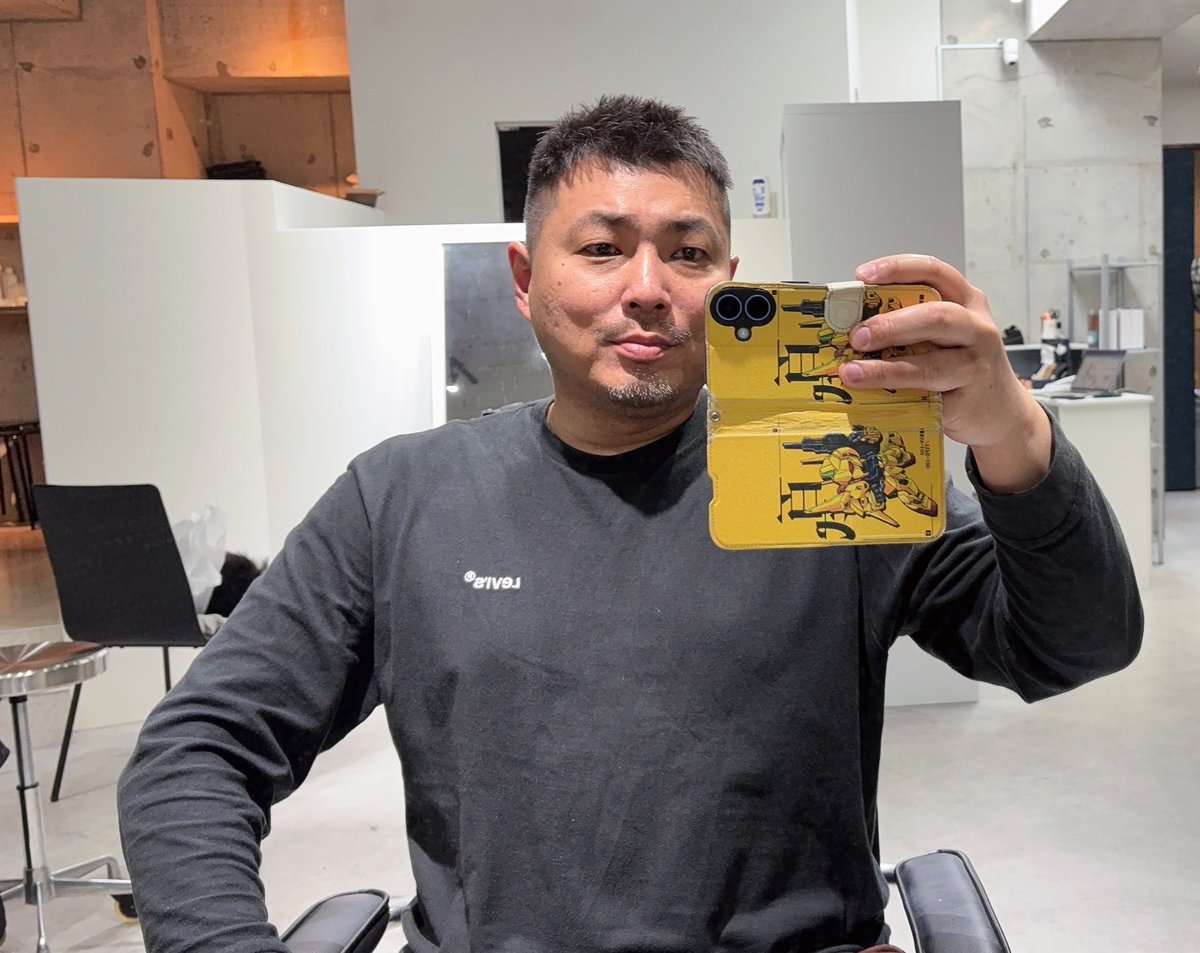 MSZ006PMX003's tweet photo. 今年初の髪切り https://t.co/C6FoabFYEP