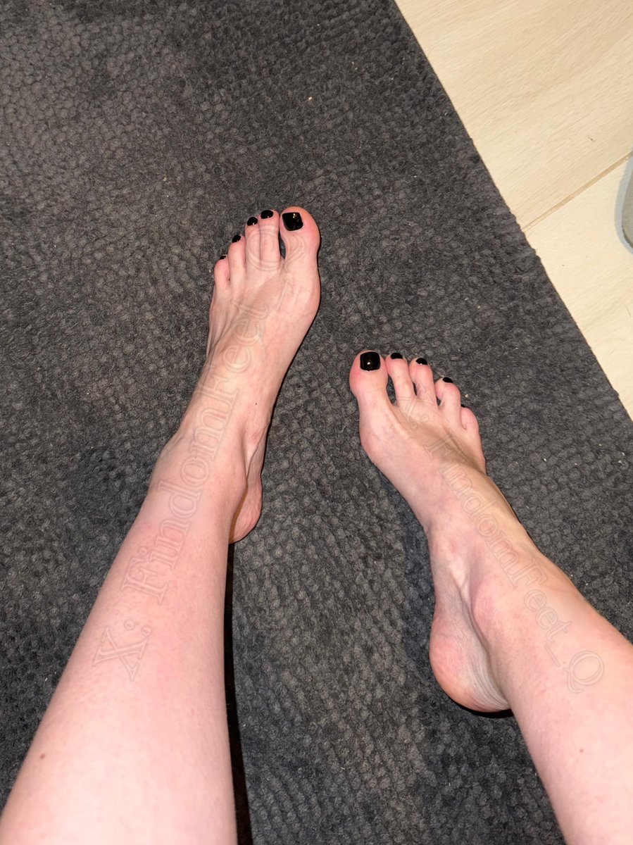 ⚜️Findom Feet Queen⚜️ tweet media