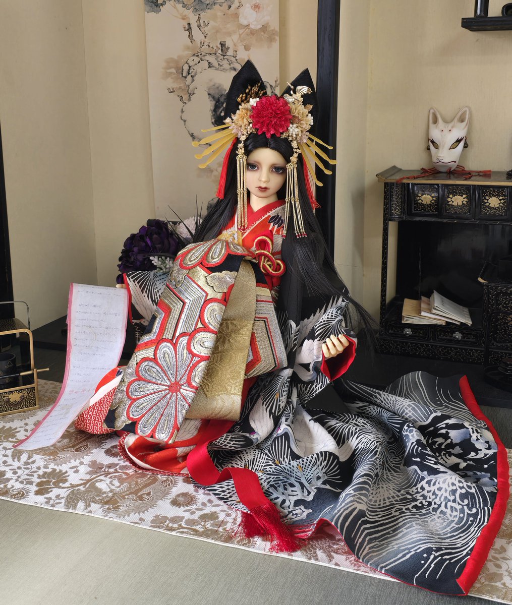 rangetsu3's tweet image. ヤフオク！出品中です。
SD17少年用の花魁着物セット
鶴づくしです、蒔絵櫛も鶴です。
打掛は地の黒色が色あせしている部分があります。
2月1日終了です、どうぞよろしく♡
auctions.yahoo.co.jp/jp/auction/w12…