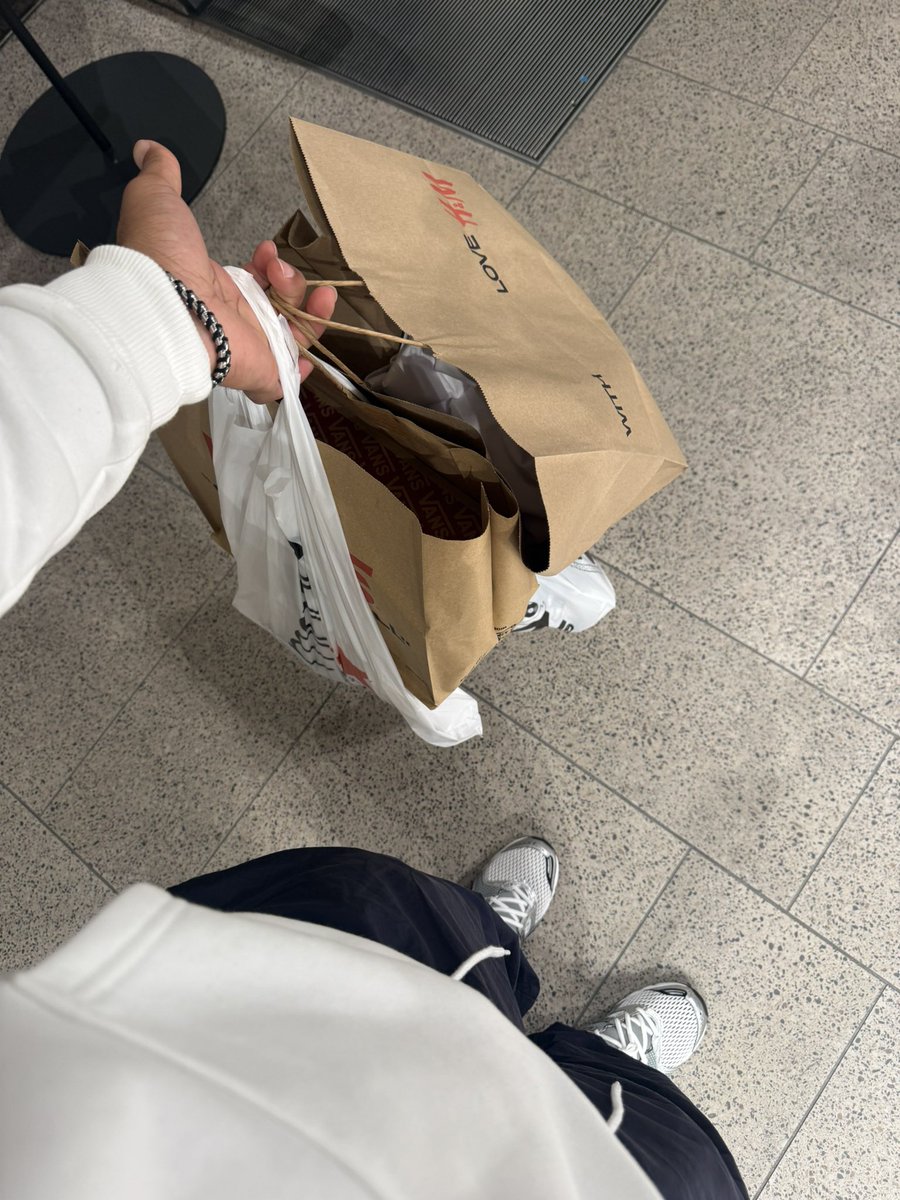 1cc_papi's tweet photo. Chill Fit>>> https://t.co/vWnlYKHd4x