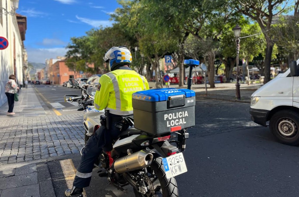 Campaña de seguridad en La Laguna dirigida a vehículos de dos ruedas
#SeguridadVial #LaLaguna #Policía #politica #politican 

politican.es/nota/13840/la-…